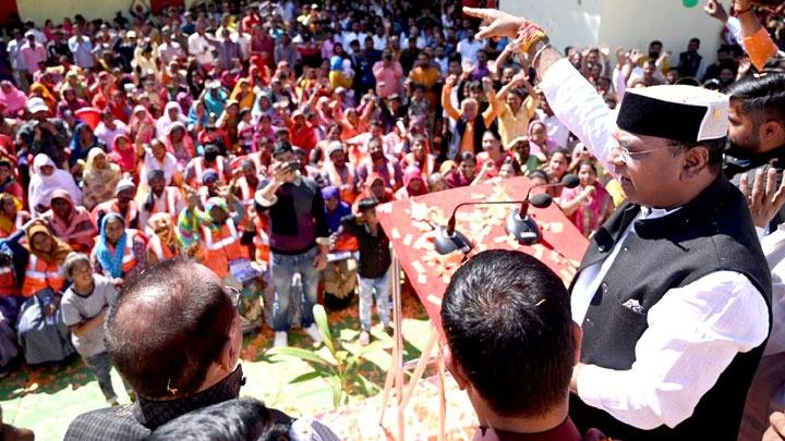 चिकित्सा शिक्षा मंत्री श्री सारंग के नेतृत्व में नरेला विधानसभा में विकास यात्रा की शुरूआत